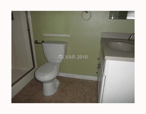 Foto del edificio - 5650 Sea Breeze Ave