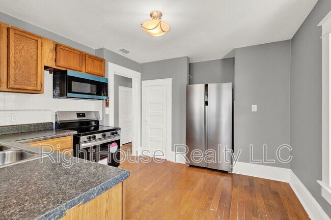 Foto del edificio - 611 S Grove St