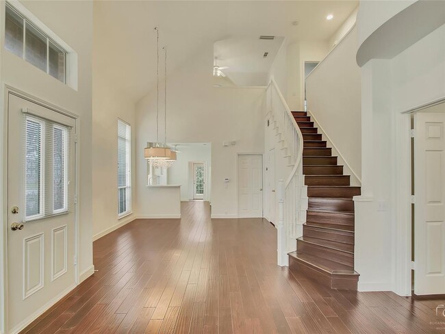 Building Photo - 3901 Cobblestone Ct