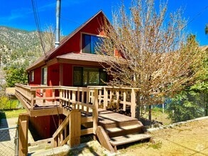 Building Photo - 6601 Lowry Ln