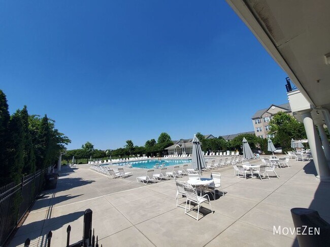 Foto del edificio - 6605 Central Pacific Ave 405C Charlotte NC...