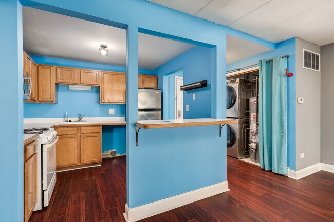 Building Photo - 9529 Minnick Ave