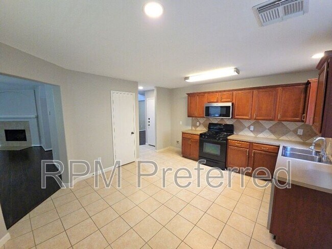 Foto del edificio - 2518 Hidden Park Ln