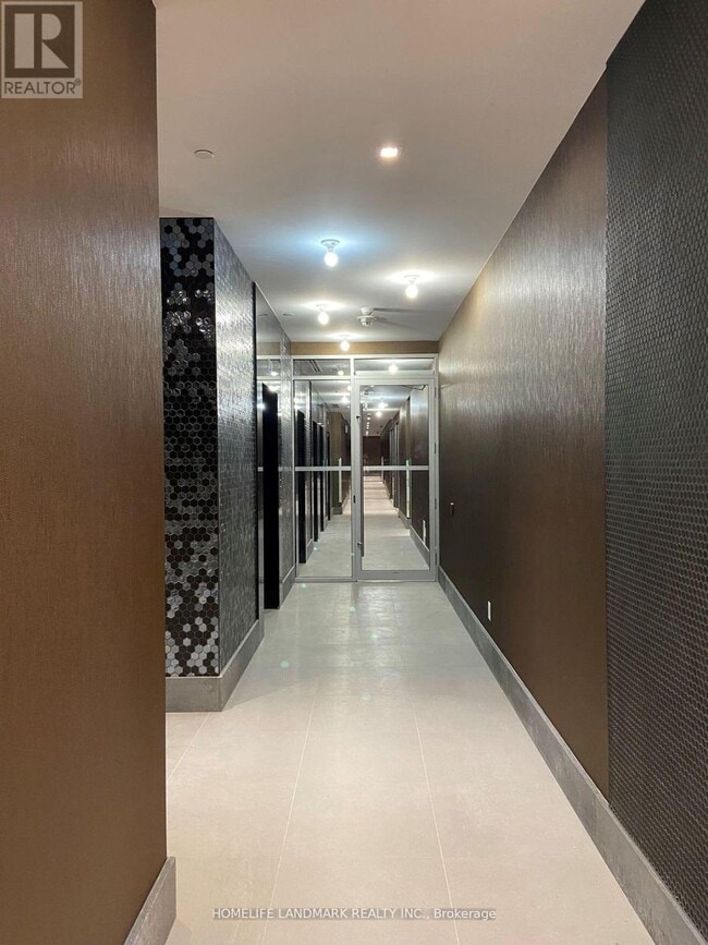 Building Photo - 8 Widmer St