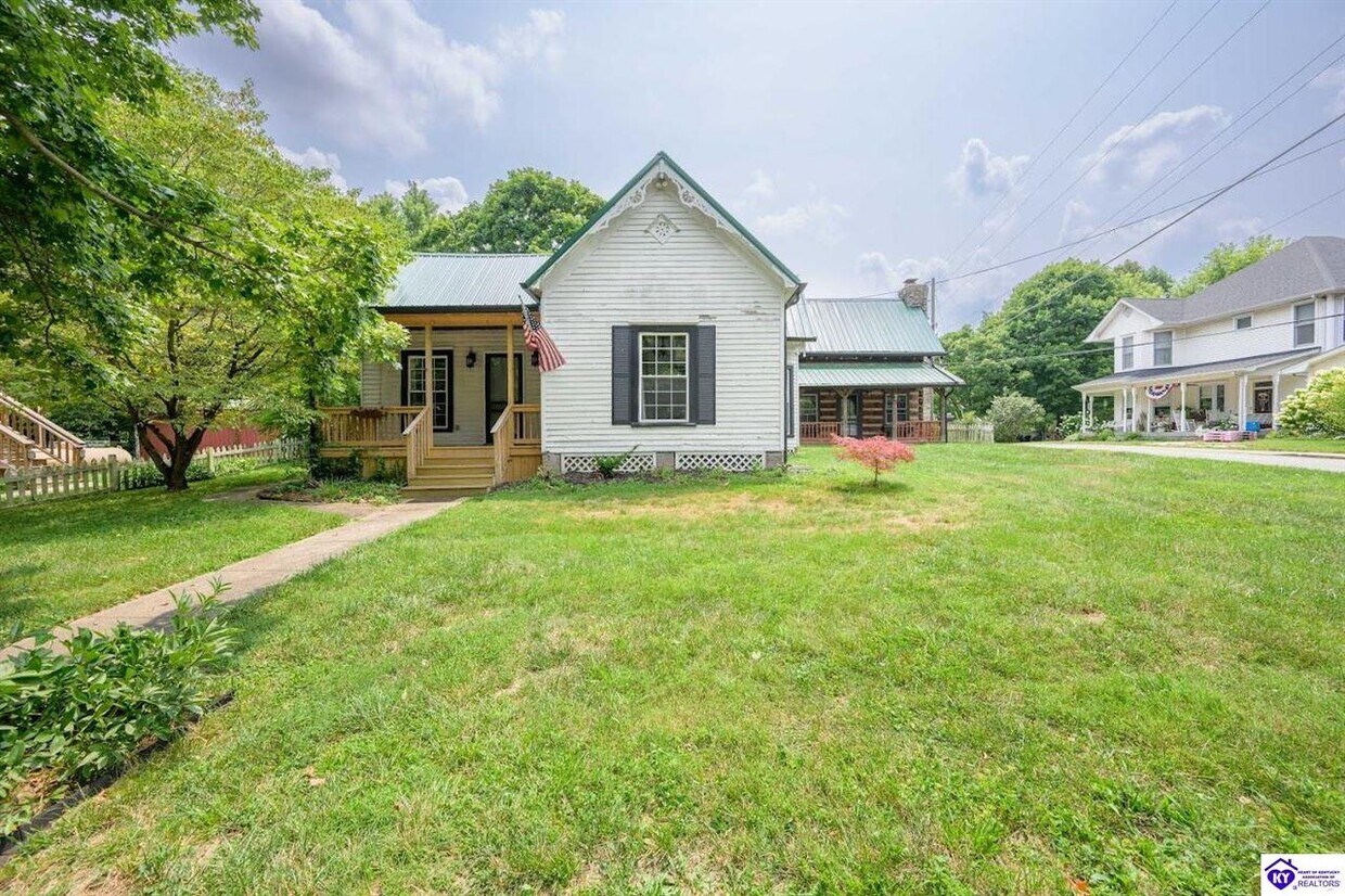 Foto principal - 203 E Main St