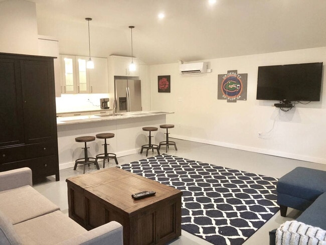 Foto del edificio - 1929 NW 7th Ln