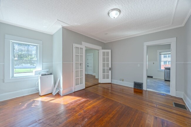 Photo - 182 Narragansett Blvd Apartment