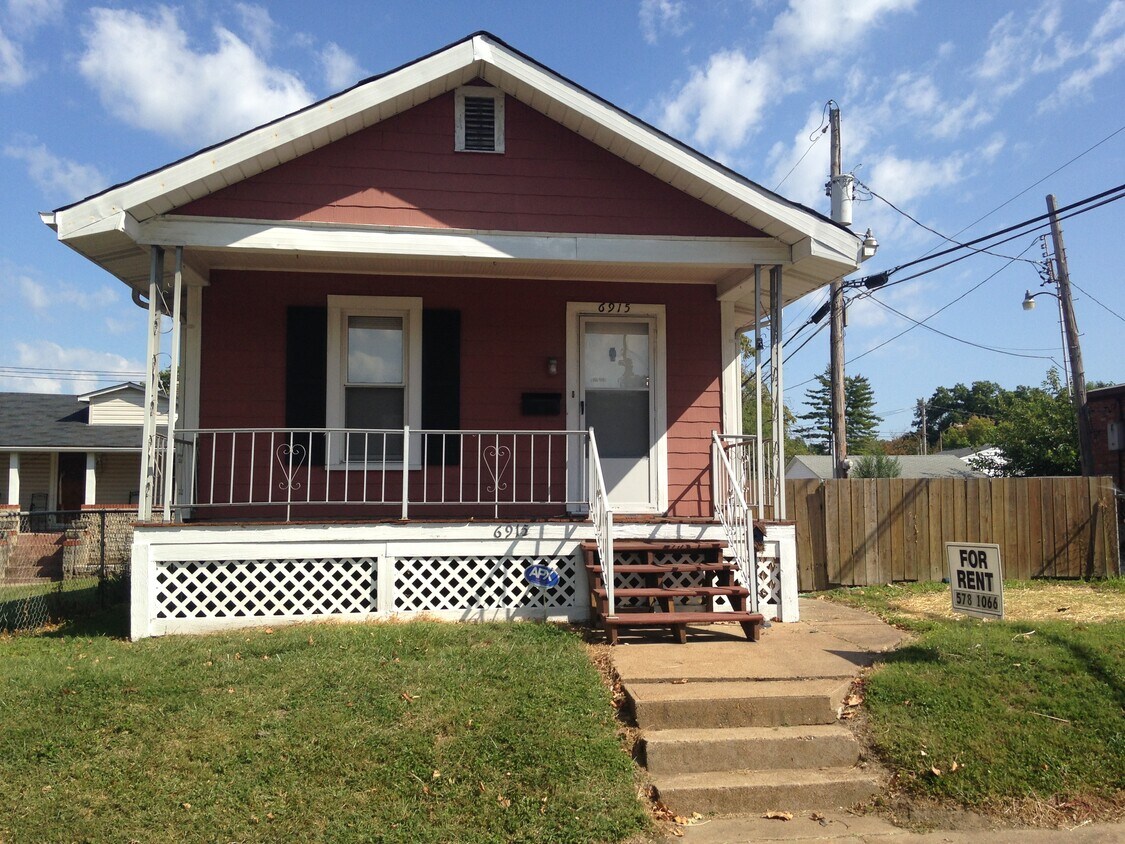 Front - 6915 Lansdowne Ave