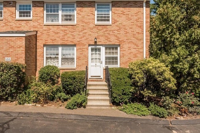Foto del edificio - 151 Heritage Hill Rd