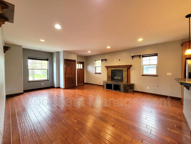 Building Photo - 1624 Gale Ct