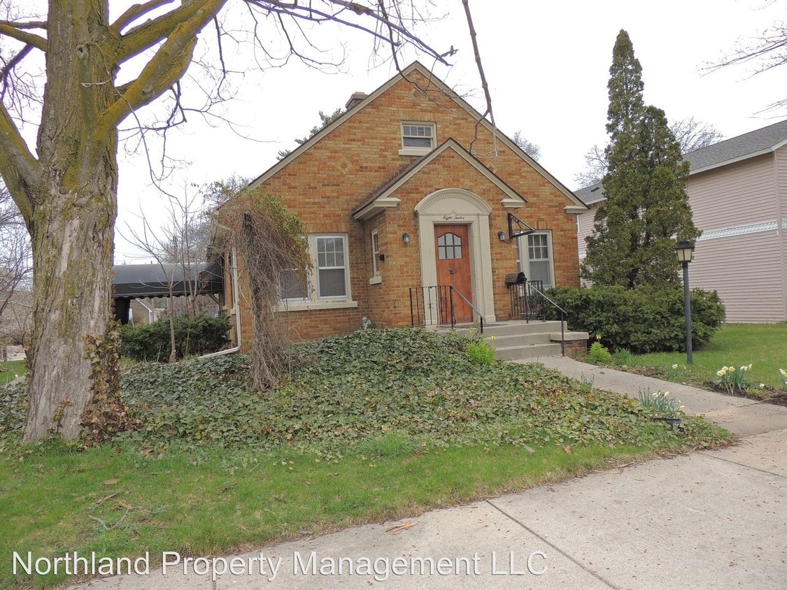 812 W Front St, Traverse City, MI 49684 House for Rent in Traverse