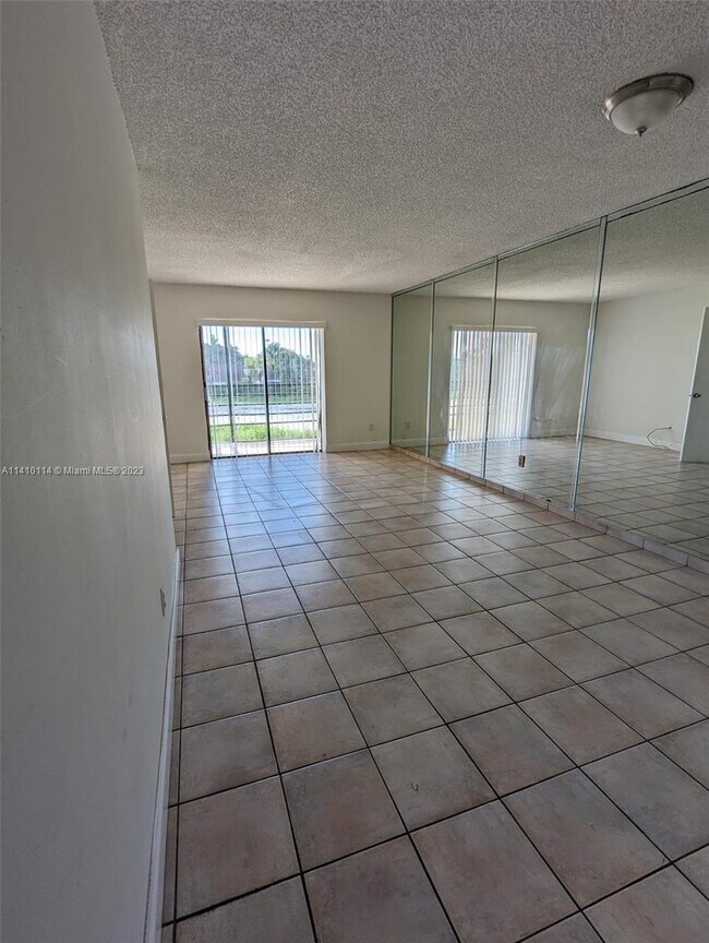 860 NE 207th Terrace Unit 8205, Miami, FL 33179 Condo for Rent in