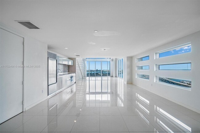 Building Photo - 1040 Biscayne Blvd