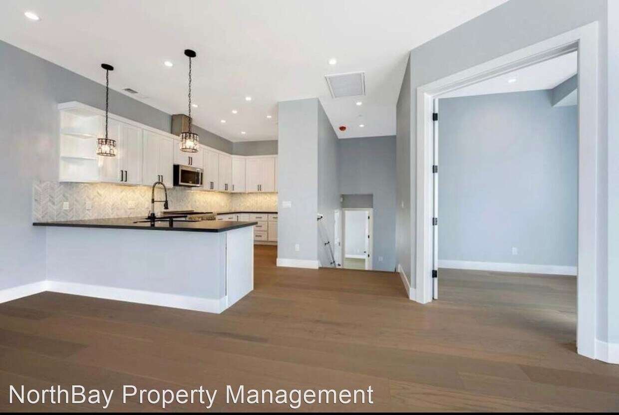 Foto principal - 3 br, 2.5 bath House - 2021 Stagecoach Rd