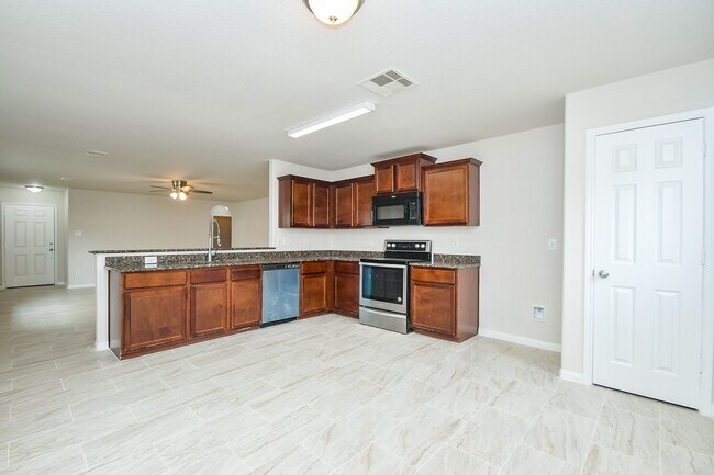 Foto del edificio - 17119 Hawks Landing Dr