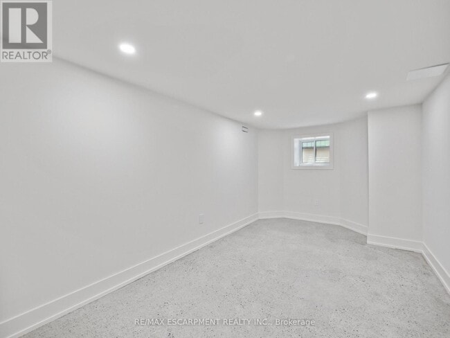 Building Photo - 46 O'Hara Ave