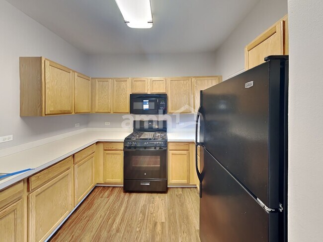 Foto del edificio - 148 Enclave C