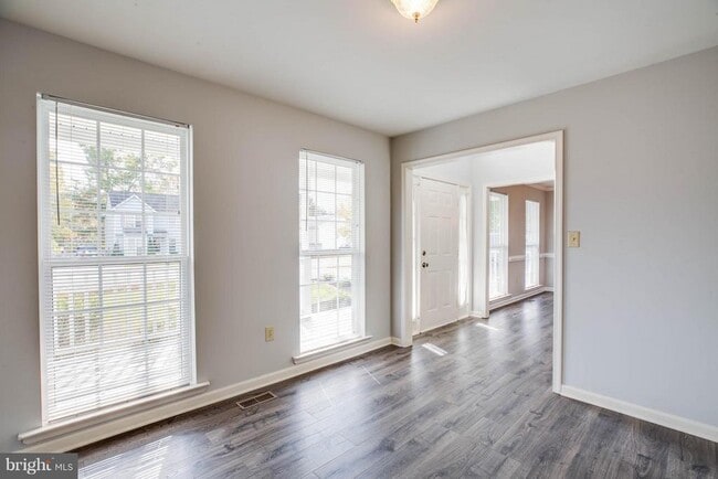 Foto del edificio - 4411 Wexham Ct