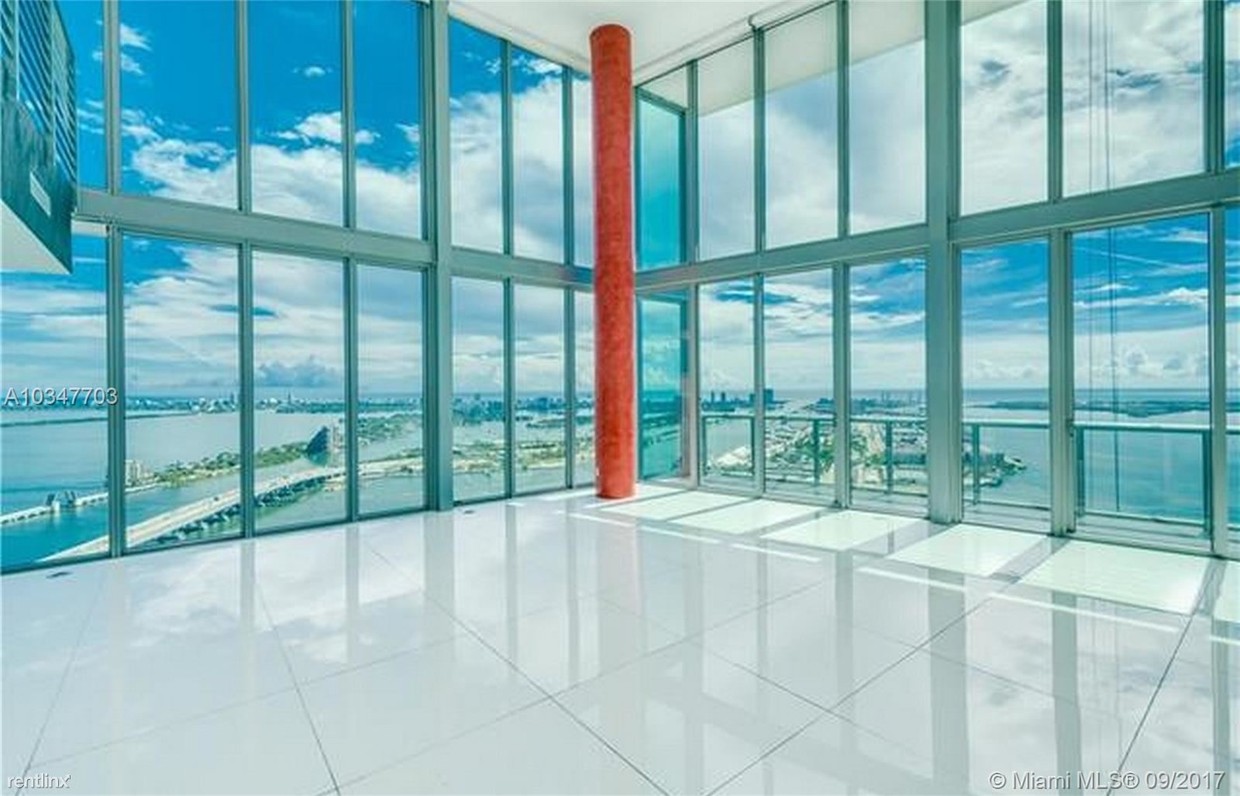 Primary Photo - 888 Biscayne Blvd