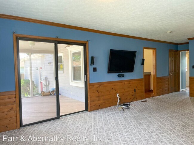 Building Photo - 4 br, 2.5 bath House - 1354 Riveroaks Dr