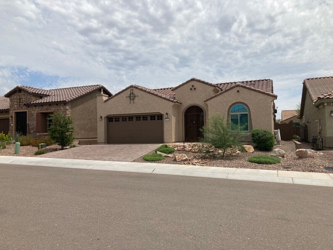 Primary Photo - 55+ Furnished Short Term Dove Mountain Beauty