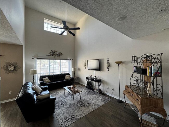 Building Photo - 1233 Ave De Las Casas