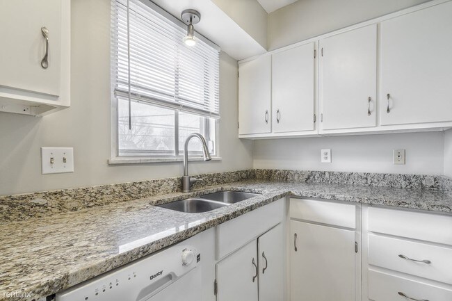 Foto del edificio - 1 br, 1 bath 4plex - 1551 King Ave Apt D