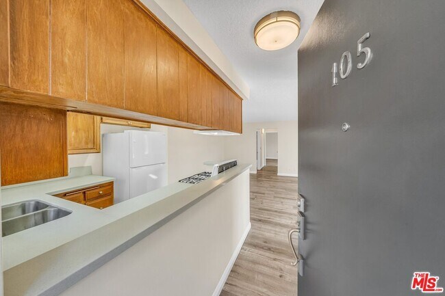 Foto del edificio - 6212 Fulton Ave