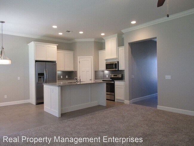 Building Photo - 4 br, 2.5 bath House - 7212 NW 146th St