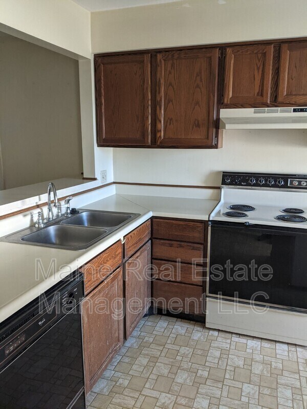 114 Main Rd S Unit K, Hampden, ME 04444 Condo for Rent in Hampden, ME