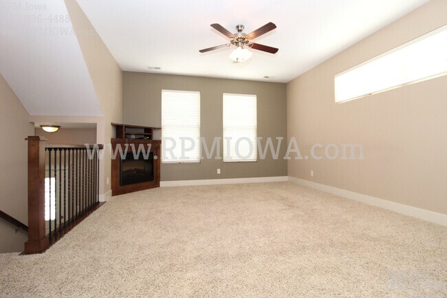 Foto del edificio - JOHNSTON SCHOOLS!! 3 Bed 2.5 Bath Townhome in Grimes