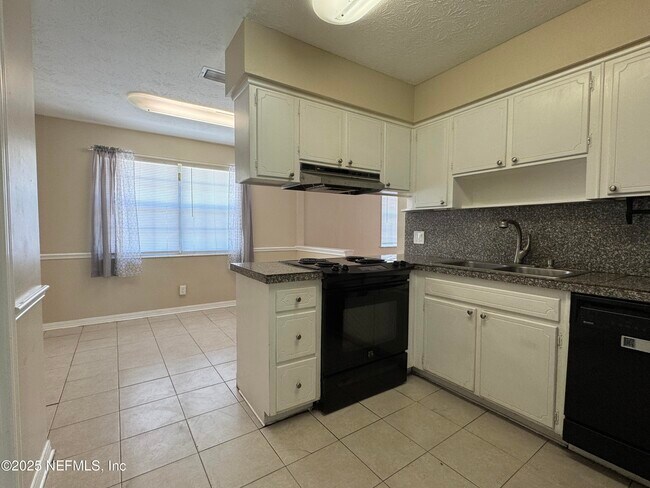 Building Photo - 517 Cody Dr