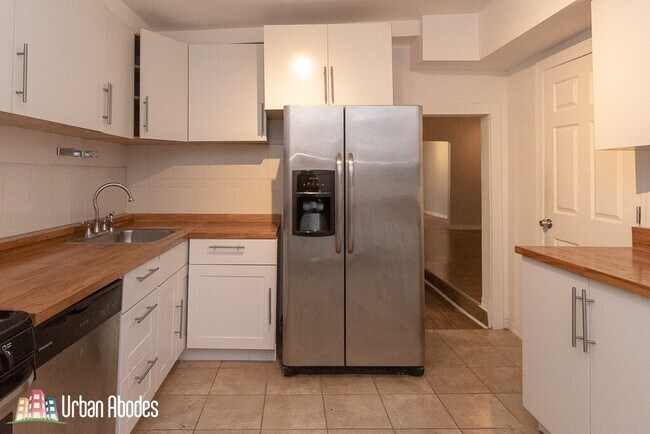 Foto del edificio - 3511 W Dickens Ave