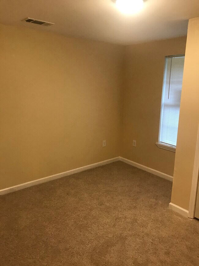 Foto del edificio - 1654 Columbus Dunn Dr