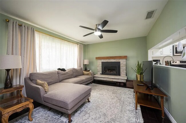 Building Photo - 8871 Palomar Ave