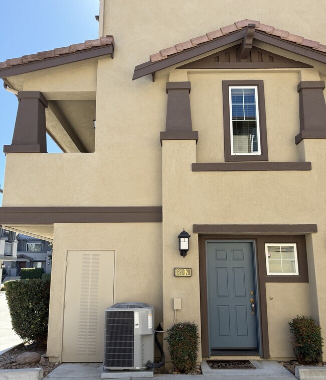 Foto del edificio - 16910 Bixby St