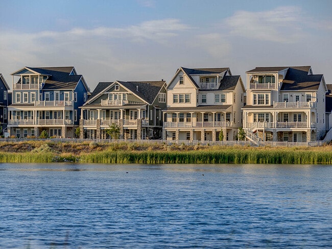 Building Photo - Vida at Daybreak