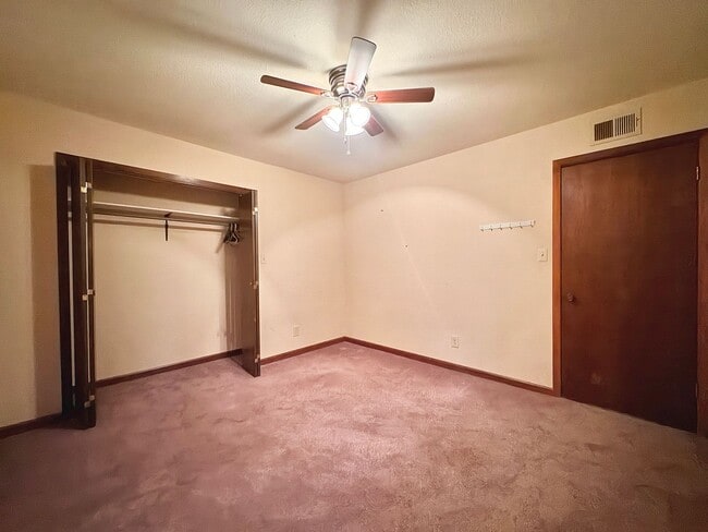 Foto del edificio - Modern & Spacious • Newly Remodeled • 2 Be...