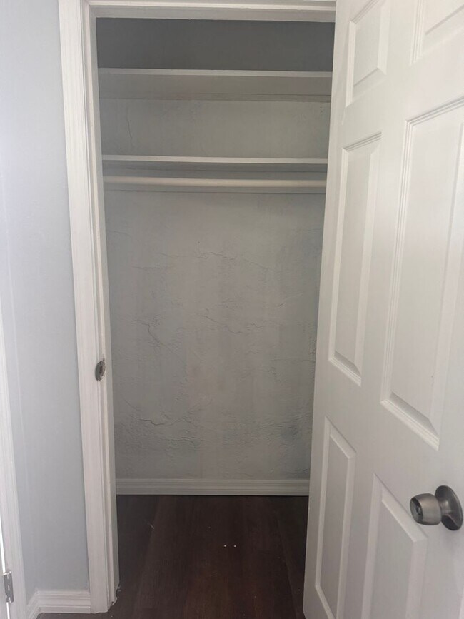 Foto del edificio - Renovated 2/2 available now !