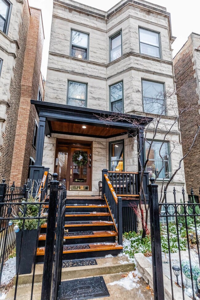 Building Photo - 3715 N Lakewood Ave