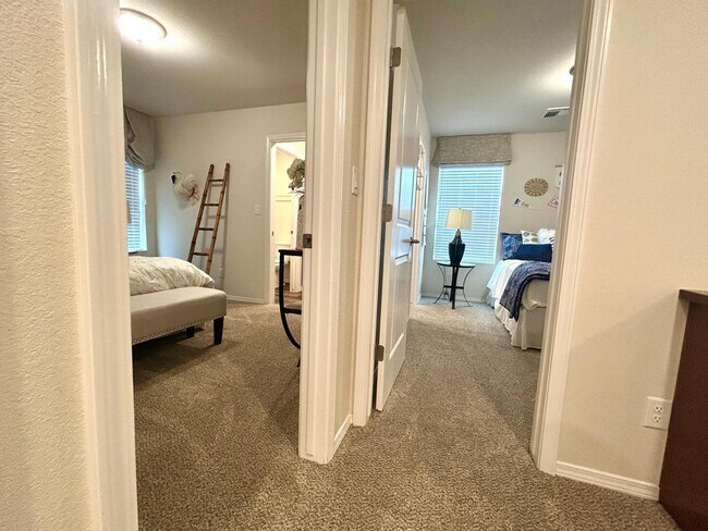 Building Photo - 1218 Tierra Verde Loop