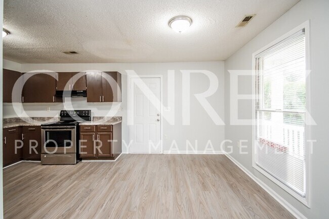 Building Photo - Charming 3 Bedroom, 2 Bath