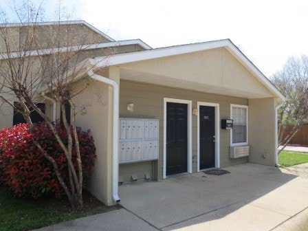 Building Photo - 808 N Center St