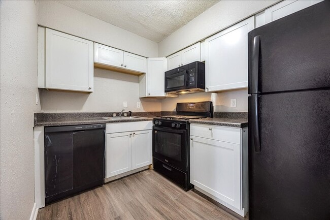 Building Photo - Macon Crossing Apartments