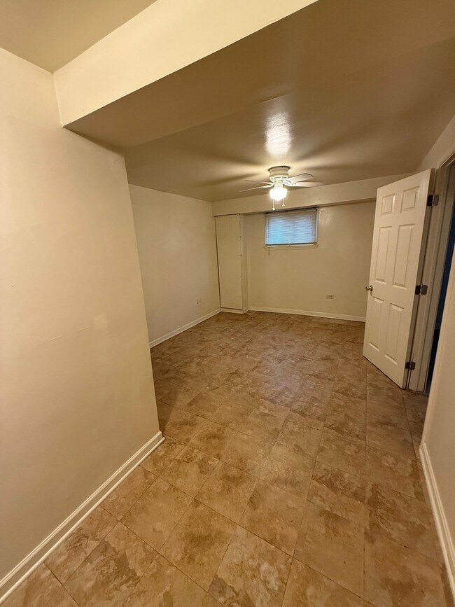 Foto del edificio - 7301 Calder Dr