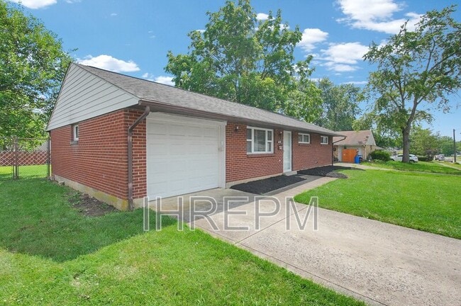 Building Photo - 6403 Roselawn Ave