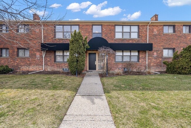 Building Photo - 25707 Woodward Ave