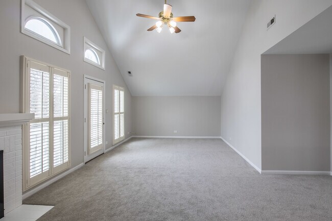 Building Photo - 194 S Stonington Dr