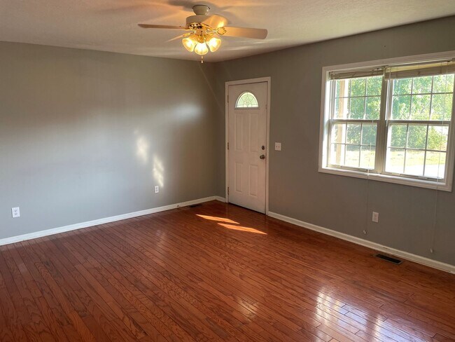 Building Photo - 104 Bo Drive