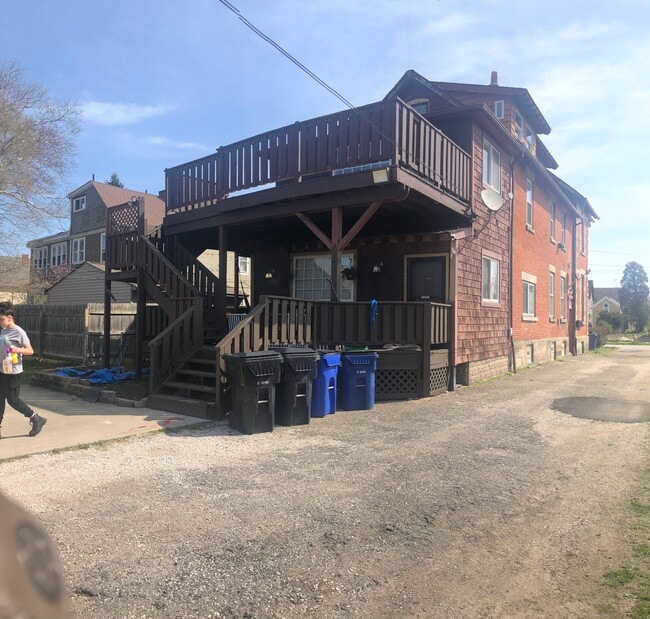 Building Photo - 1840 W 58th St